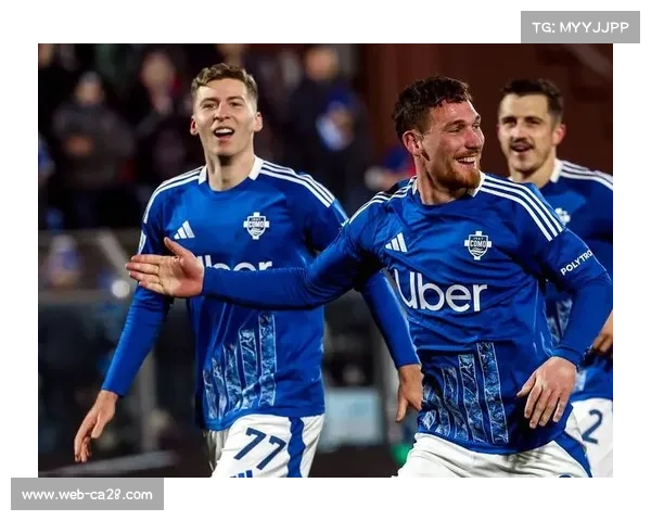 科莫主场3-0完胜拉齐奥，法布雷加斯战术调整奏效。